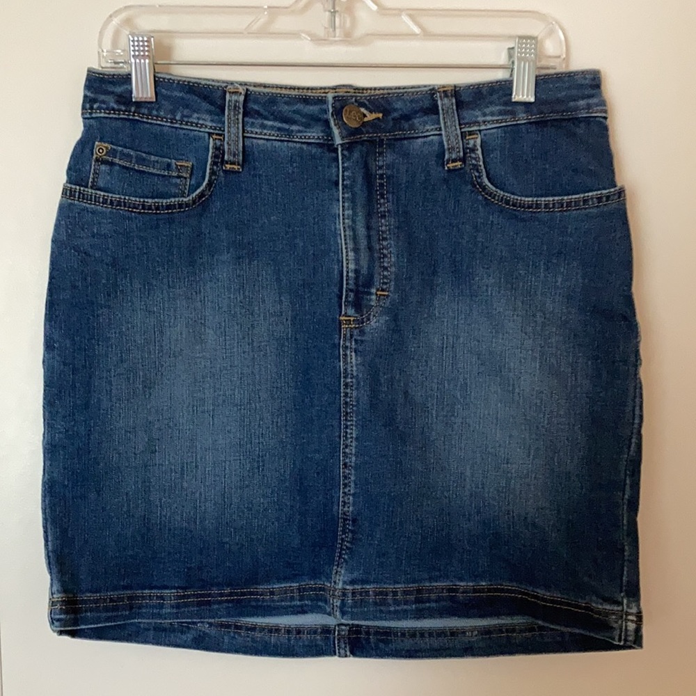 4/$20 NWOT Lee denim skirt / skort